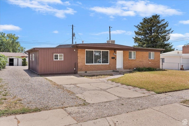 330 W 750 N, Clearfield, UT 84015 - single story home with brick siding, driveway, and crawl space