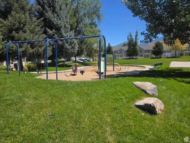 798 W Norway Maple Ct, Payson, UT 84651 - communal playground with a yard