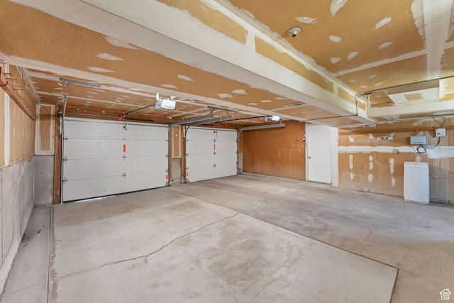 784 E 2150 S, Bountiful, UT 84010 - garage featuring a garage door opener