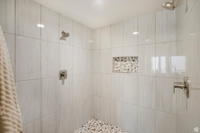 5336 W 3180 S, Hurricane, UT 84737 - bathroom with tiled shower