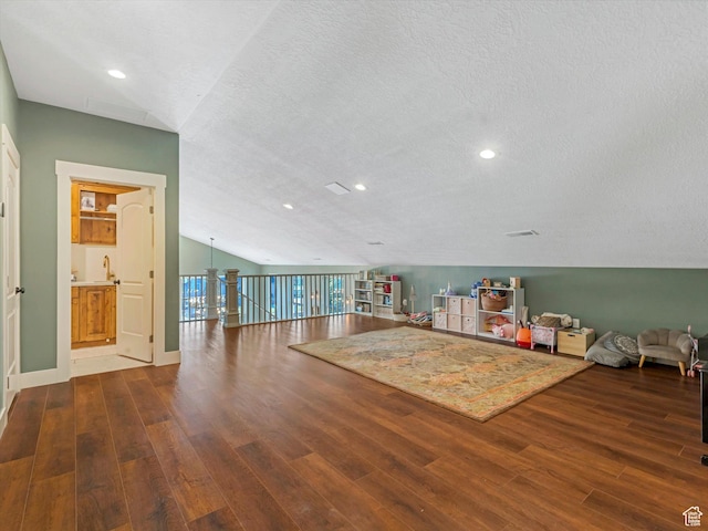 355 S 200 E, Bountiful, UT 84010 - interior space with wood finished floors, lofted ceiling, recessed lighting, and a textured ceiling