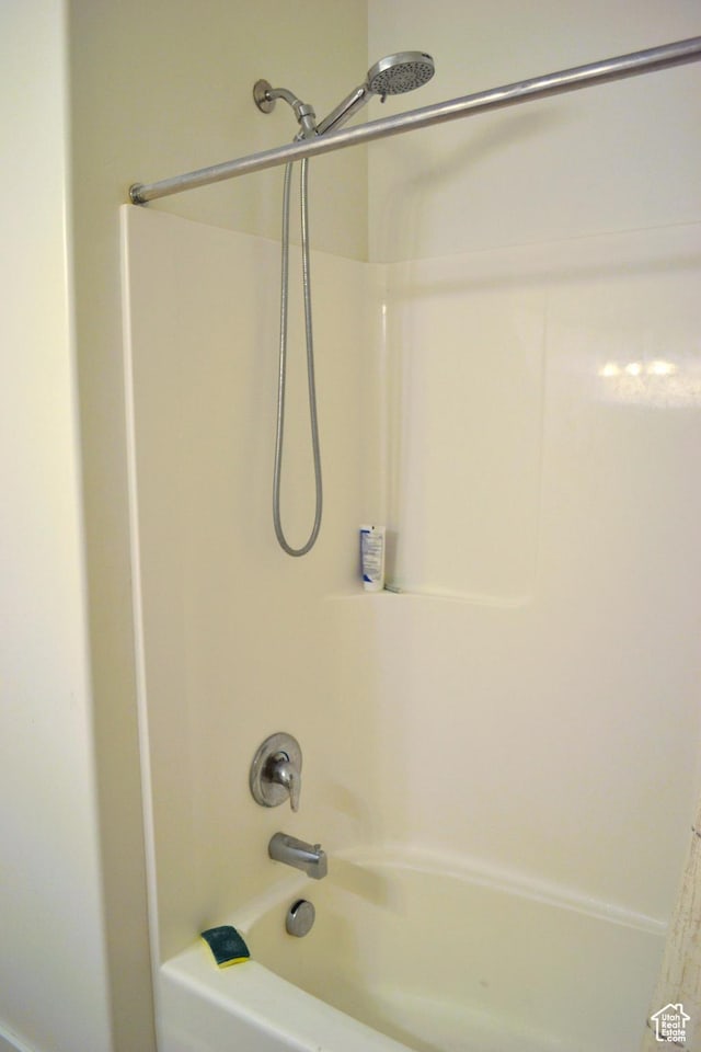 680 N 380 W Unit Z303, Vineyard, UT 84059 - full bath featuring washtub / shower combination