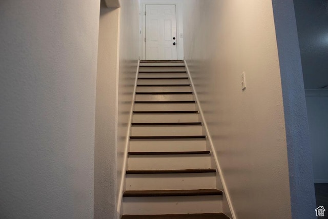 41 W 770 N, Santaquin, UT 84655 - stairs featuring a textured wall