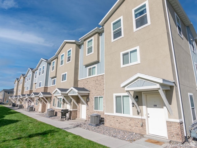 96 E 670 N, Vineyard, UT 84059 - view of building exterior with a residential view