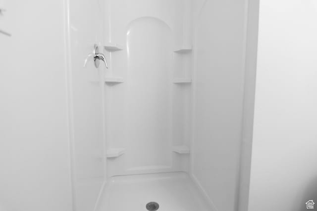 96 E 670 N, Vineyard, UT 84059 - bathroom view of a stall shower