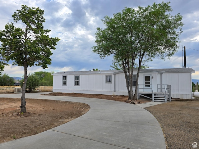 4457 S Vernal Ave S, Vernal, UT 84078 - photo 1