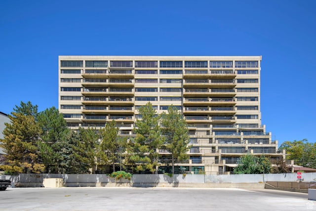 560 E S Temple St S Unit 802, Salt Lake City, UT 84102 - photo 1