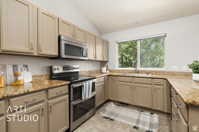 561 E Thatcher Way S, Midvale, UT 84047 - photo 9