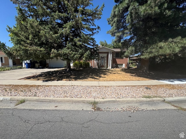 2095 E Rolling Knolls Way, Cottonwood Heights, UT 84121 - photo 1