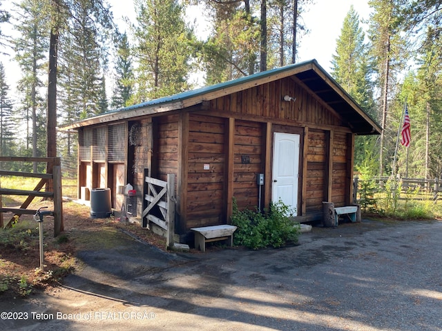 view of outbuilding