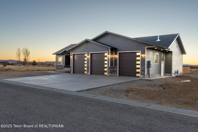 view of front facade featuring a garage