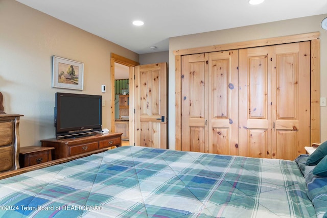 bedroom featuring a closet