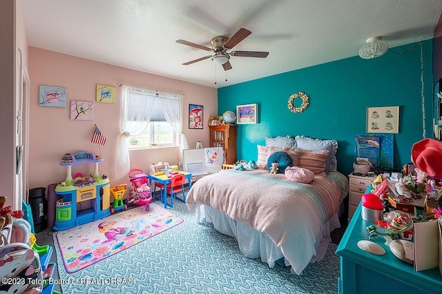 bedroom with ceiling fan