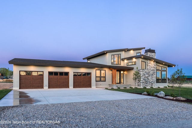 view of front facade featuring a garage