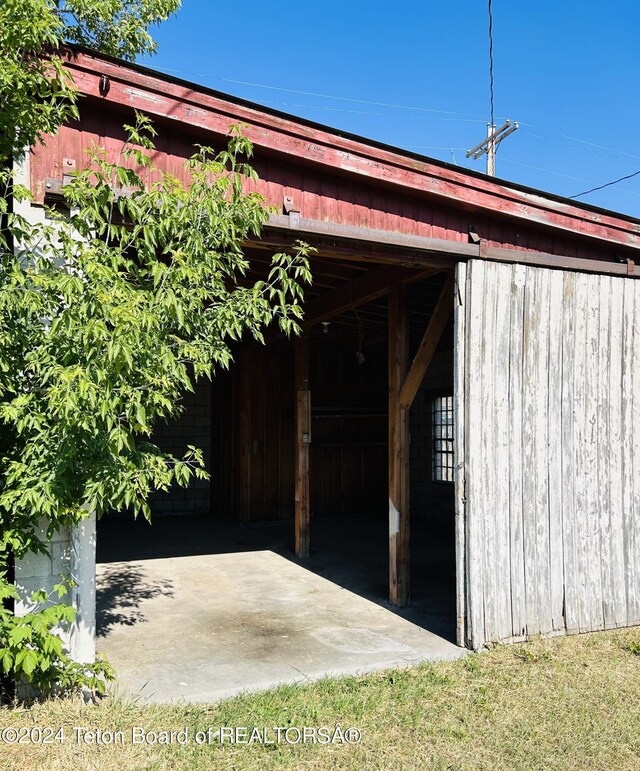 view of outdoor structure