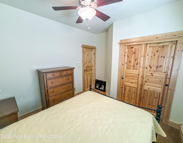 bedroom with ceiling fan