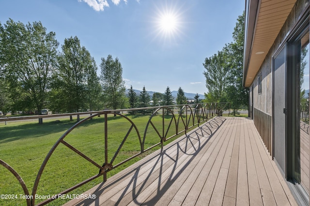 1424 Fairview Dr, Dubois, WY 82513 - deck with a yard