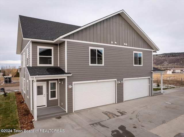 view of front of house featuring a garage