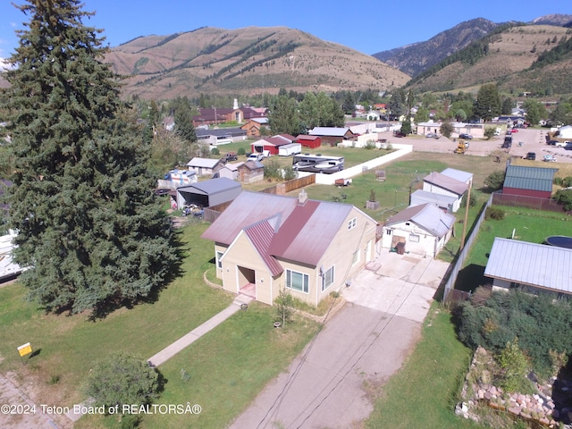 bird's eye view featuring a mountain view