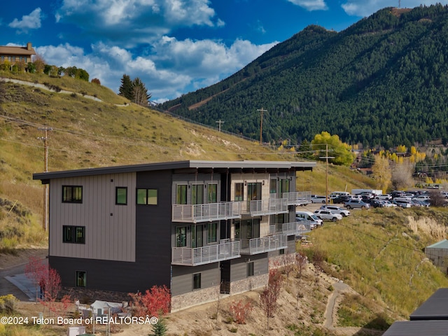 property view of mountains