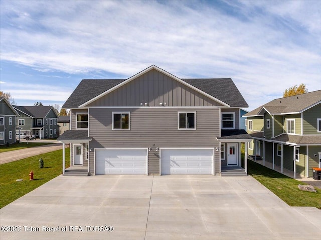 view of front facade featuring a garage