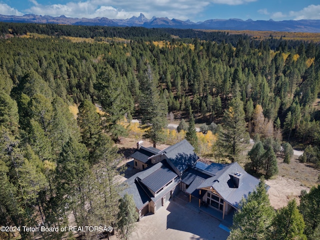 bird's eye view with a mountain view