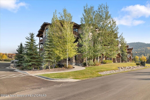 exterior space featuring a yard