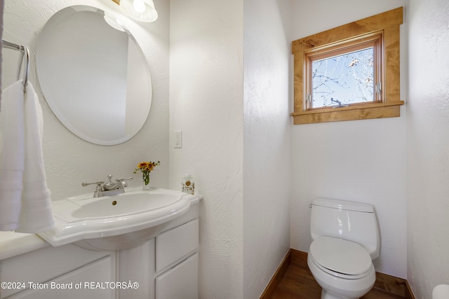 bathroom featuring toilet