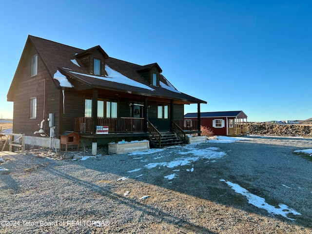 view of front of home featuring a porch