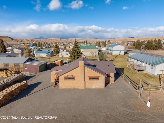 bird's eye view featuring a mountain view