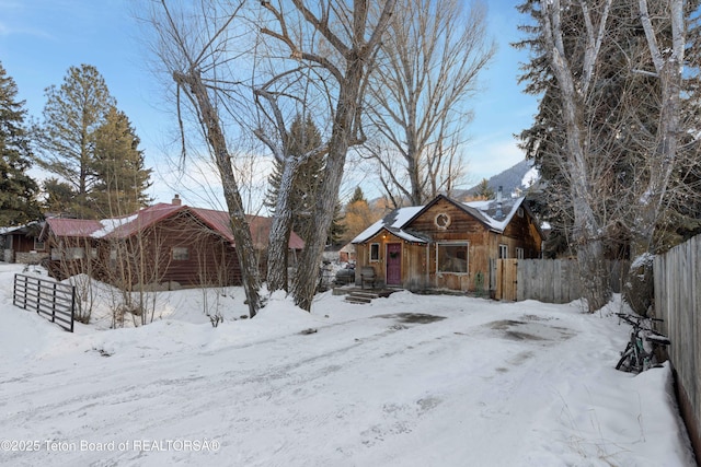 view of front of property