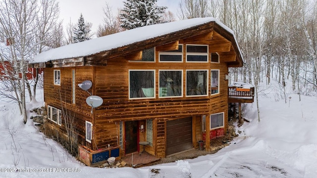 view of front of home with an attached garage