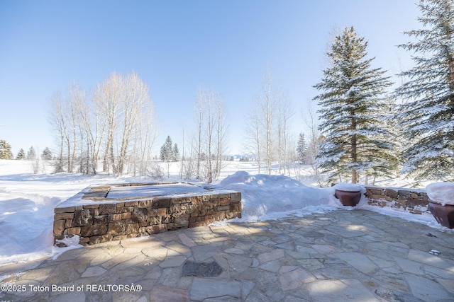 view of home's community with a jacuzzi