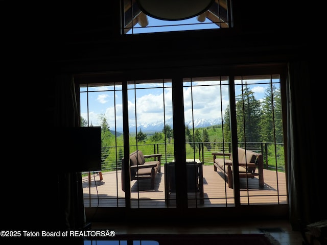 entryway featuring plenty of natural light and visible vents