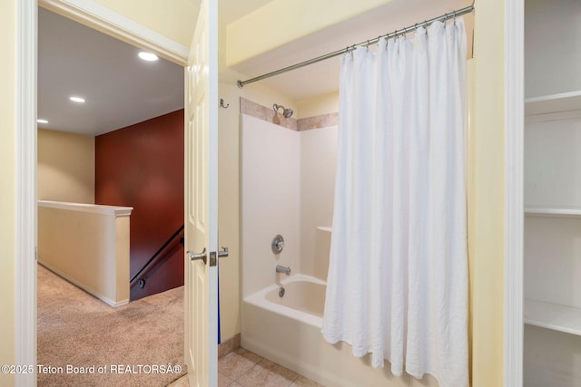 full bathroom with tile patterned flooring, recessed lighting, shower / tub combo with curtain, and baseboards