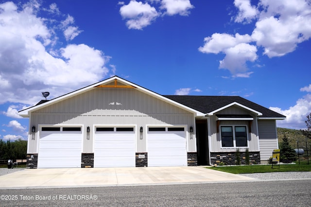 825 Mccoy Dr, Pinedale, WY 82941 - photo 1