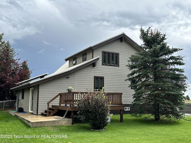 17 C B Ln, Pinedale, WY 82941 - back of house with a deck