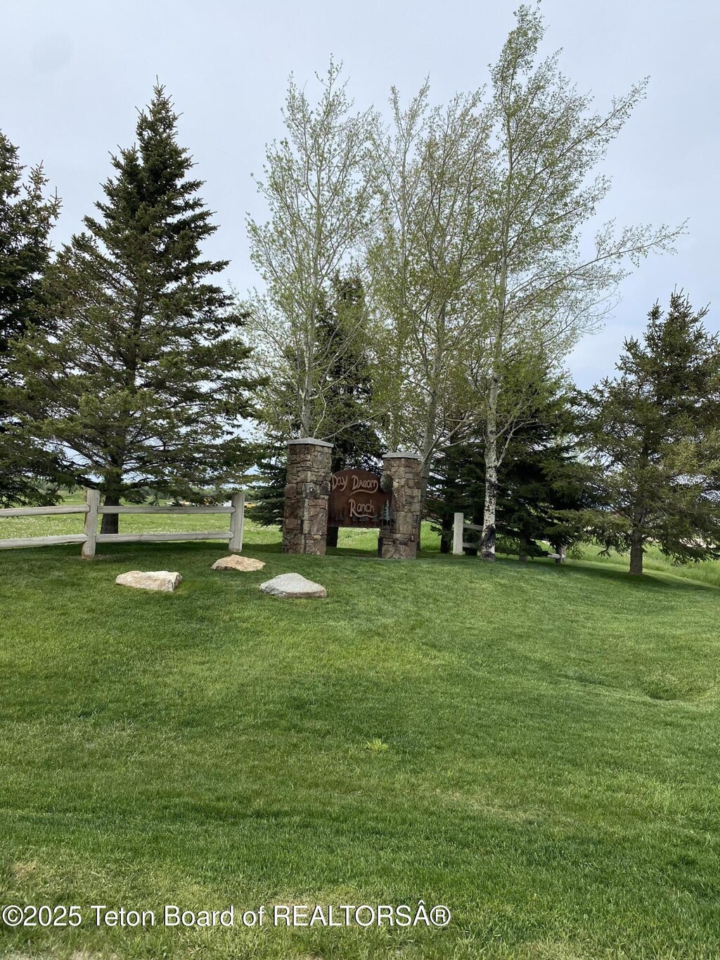 2063 Daydream Dr, Tetonia, ID 83452
