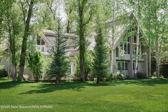 2985 N Alder Wood Ln, Wilson, WY 83014 - view of front of property with a front yard