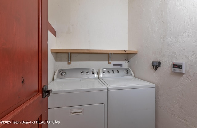 60 Flying Frog St, Dubois, WY 82513 - laundry area featuring washing machine and clothes dryer