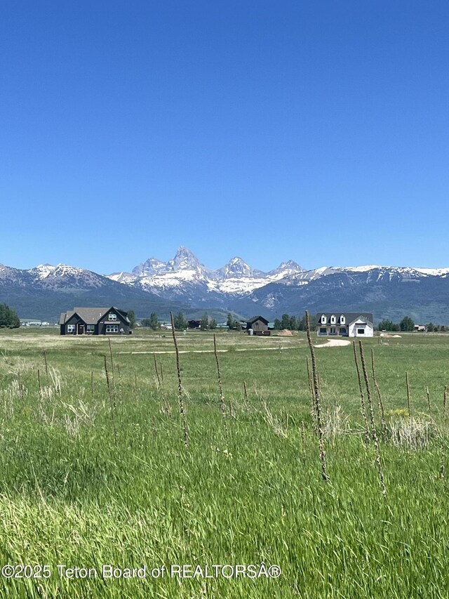 2413 Daydream Dr, Tetonia, ID 83452