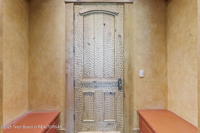 5725 W Caddis Fly Dr, Wilson, WY 83014 - detailed view of a textured wall