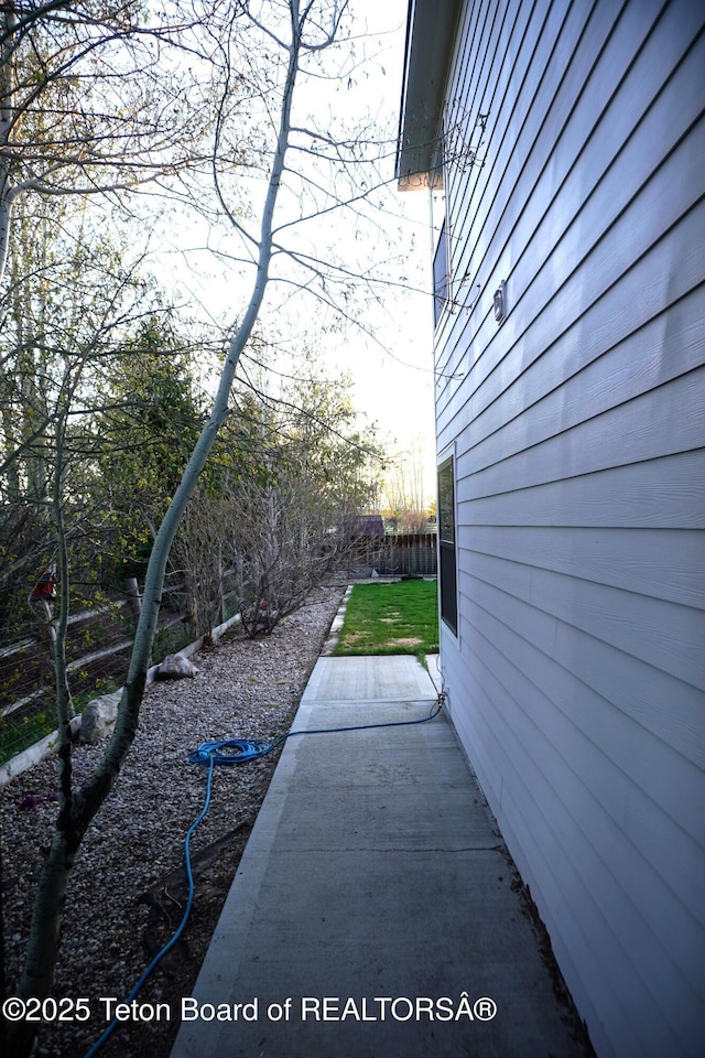 418 Par Ave, Pinedale, WY 82941 - view of side of property with a patio area