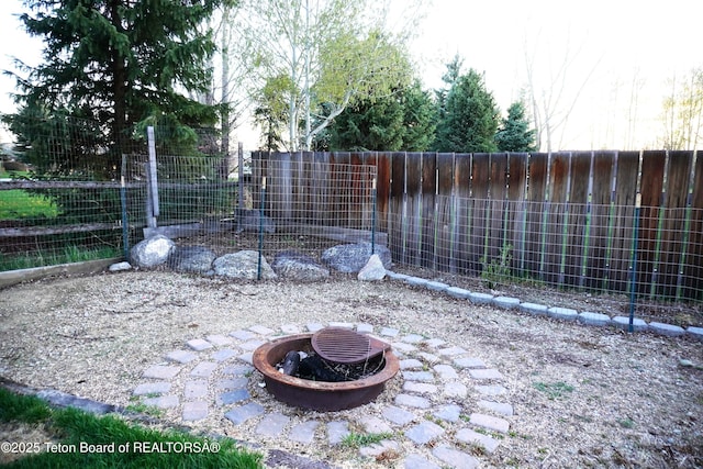 418 Par Ave, Pinedale, WY 82941 - view of yard with a fire pit