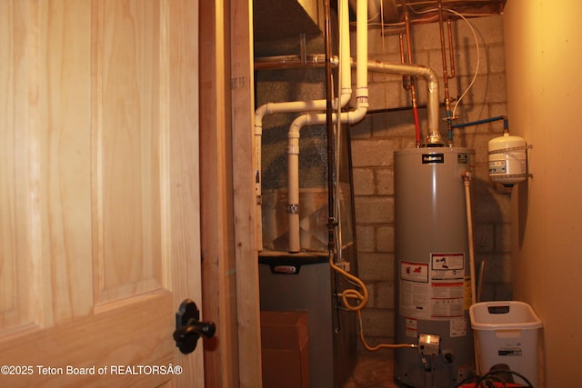 588 S Oak St, Labarge, WY 83123 - utilities with water heater