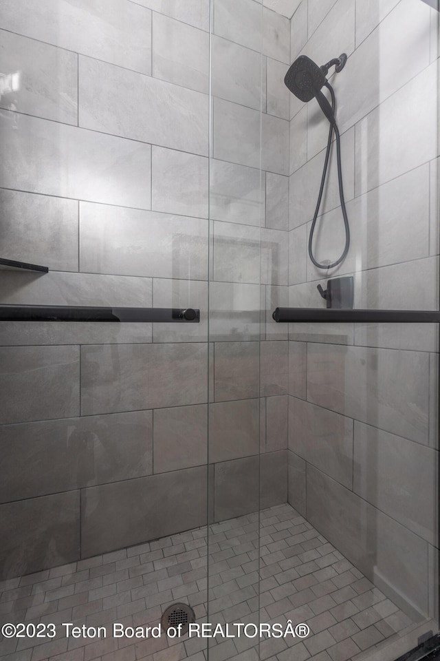6118 Hatfield Way, Driggs, ID 83422 - full bathroom featuring tiled shower