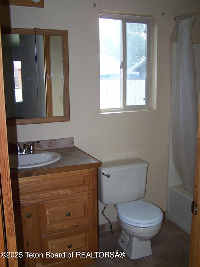 6 Opal St, Pinedale, WY 82941 - full bath with vanity and shower / bath combo with shower curtain