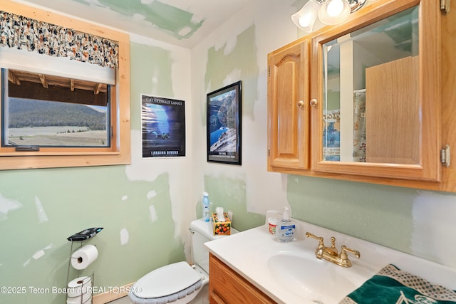 196 Soda Springs Dr, Dubois, WY 82513 - full bath with vanity and curtained shower