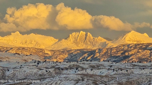 15 E Badger Trl, Pinedale, WY 82941 - view of mountain background