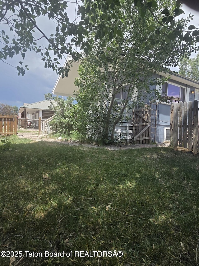 321 Smith Ave, Big Piney, WY 83113 - view of yard